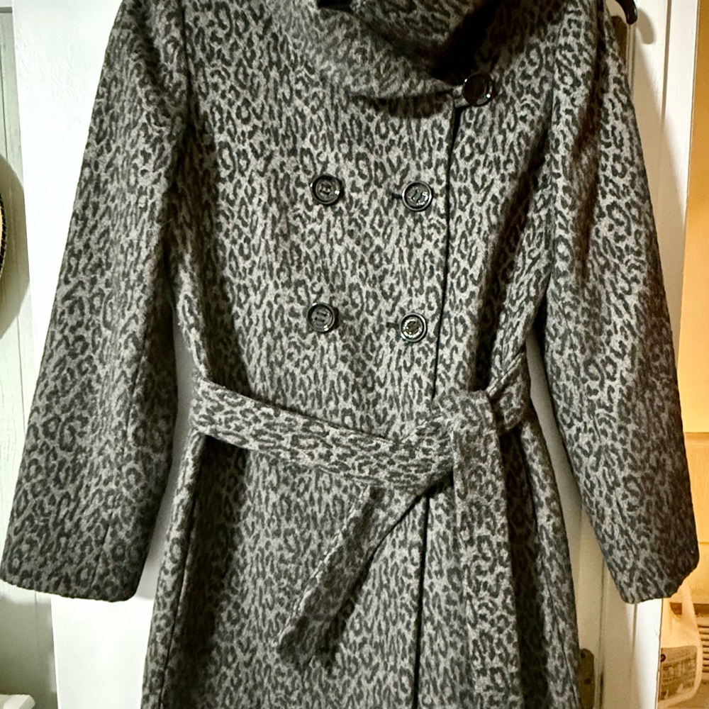 Stylish Gray Leopard Print Women's Coat